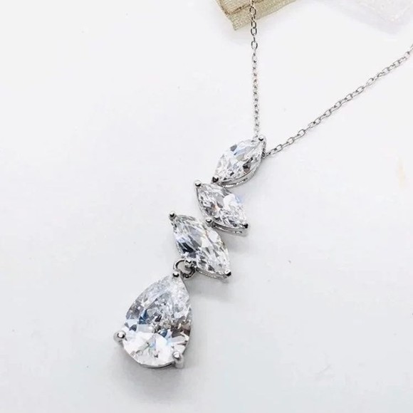 Jewelry - Sterling Silver Cubic Zerconia Pendant chain16"